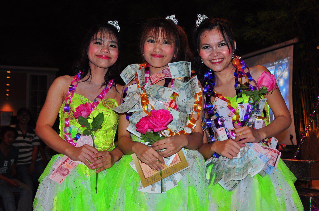 ces new year 2011_06